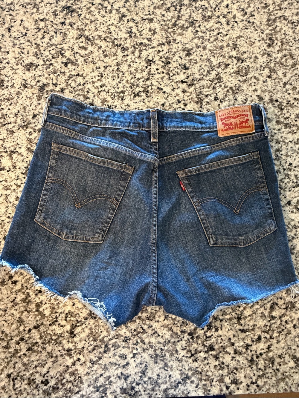Levi’s Wedgie Skinny cut off shorts